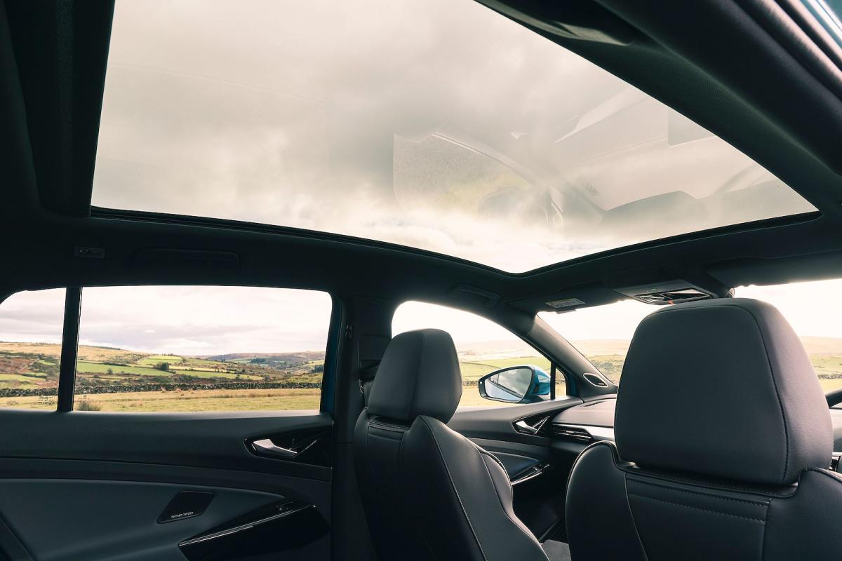 Volkswagen ID 5 panoramic roof