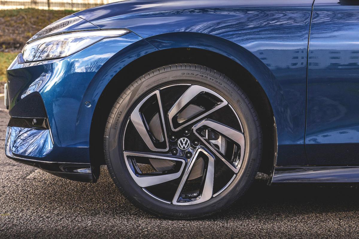 VW ID 7 alloy wheel