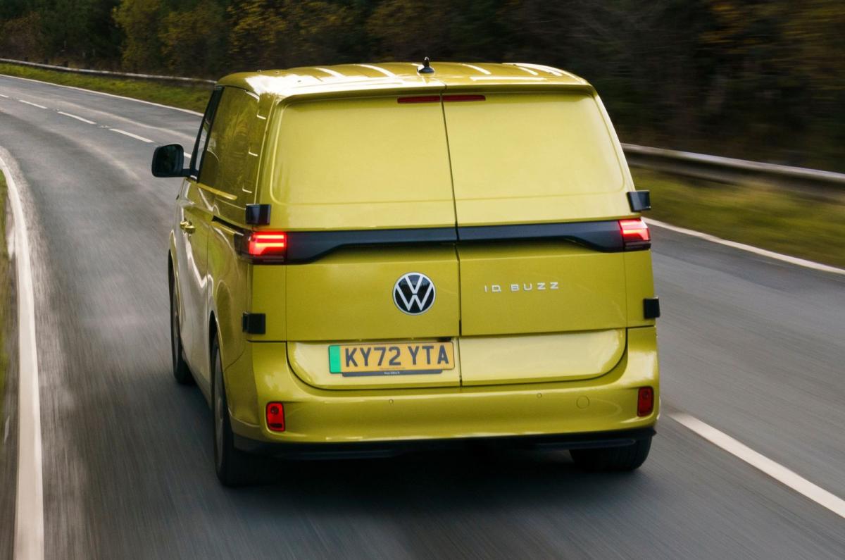 VW ID. Buzz Cargo rear tracking
