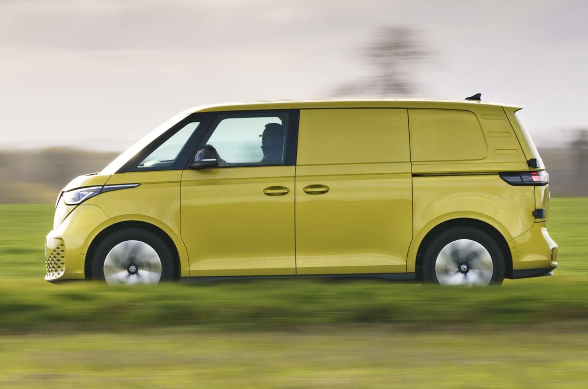 VW ID Buzz Cargo side dynamic