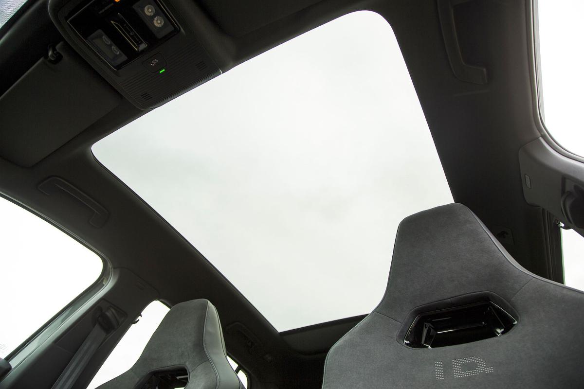 VW ID 4 panoramic roof