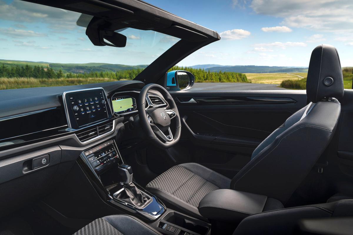 VW T-Roc Cabriolet front seats