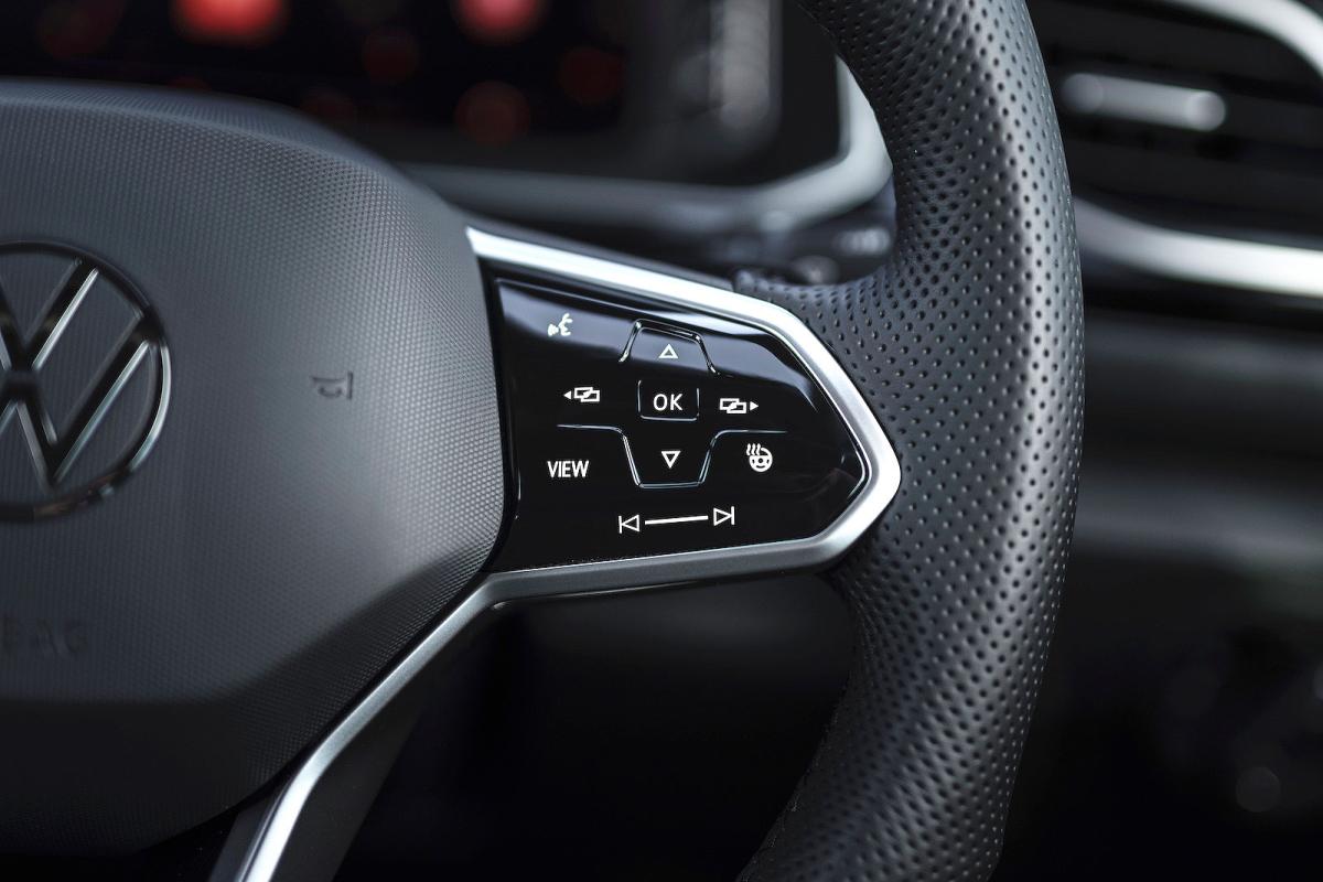 VW T-Roc Cabriolet steering wheel detail