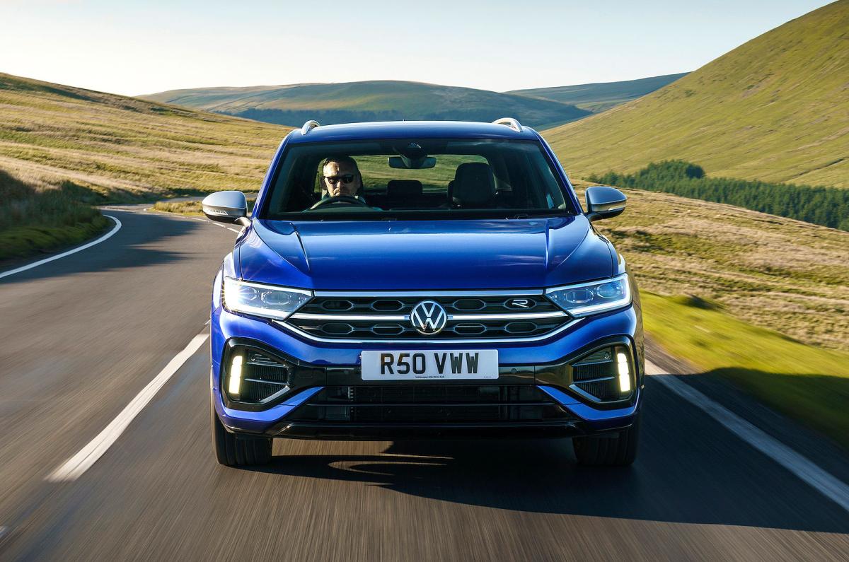 VW T-Roc R front driving
