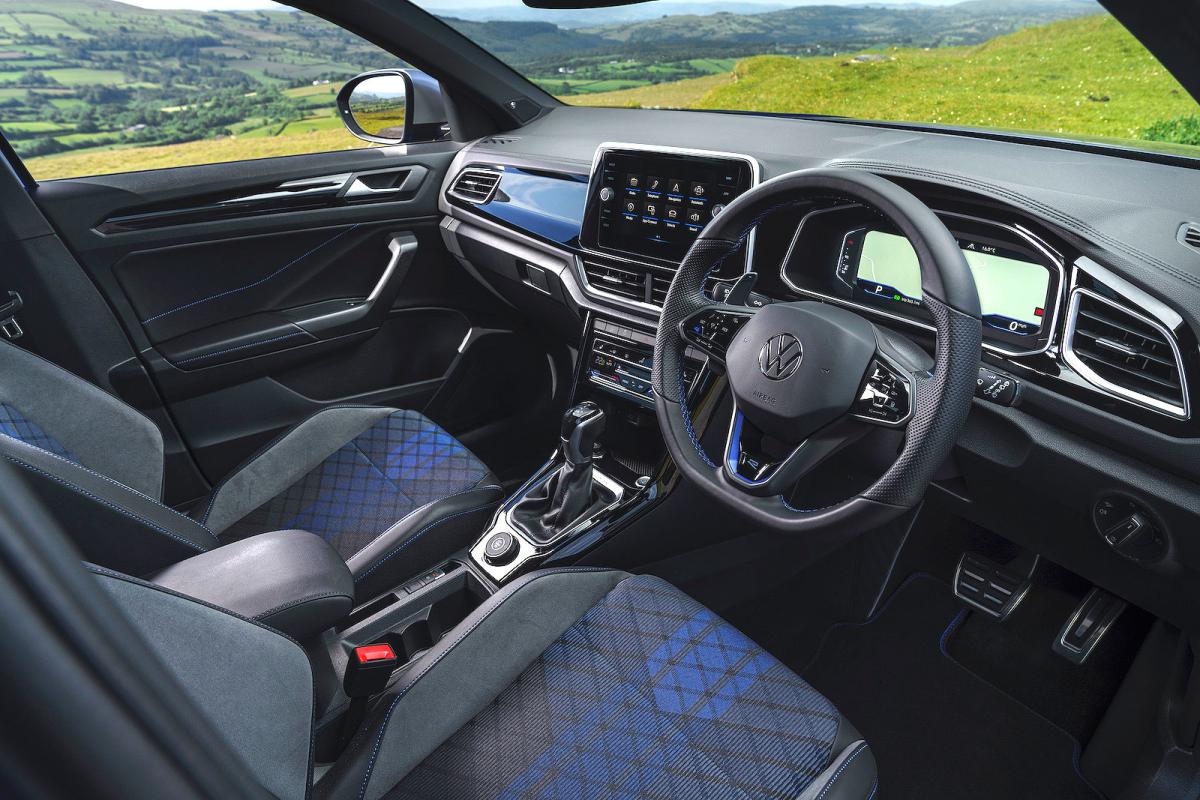 VW T-Roc R front seats