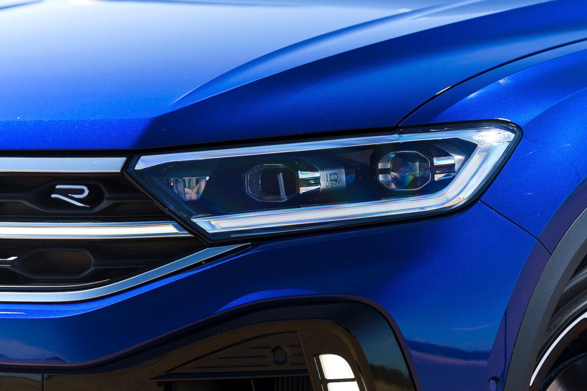 VW T-Roc R headlights