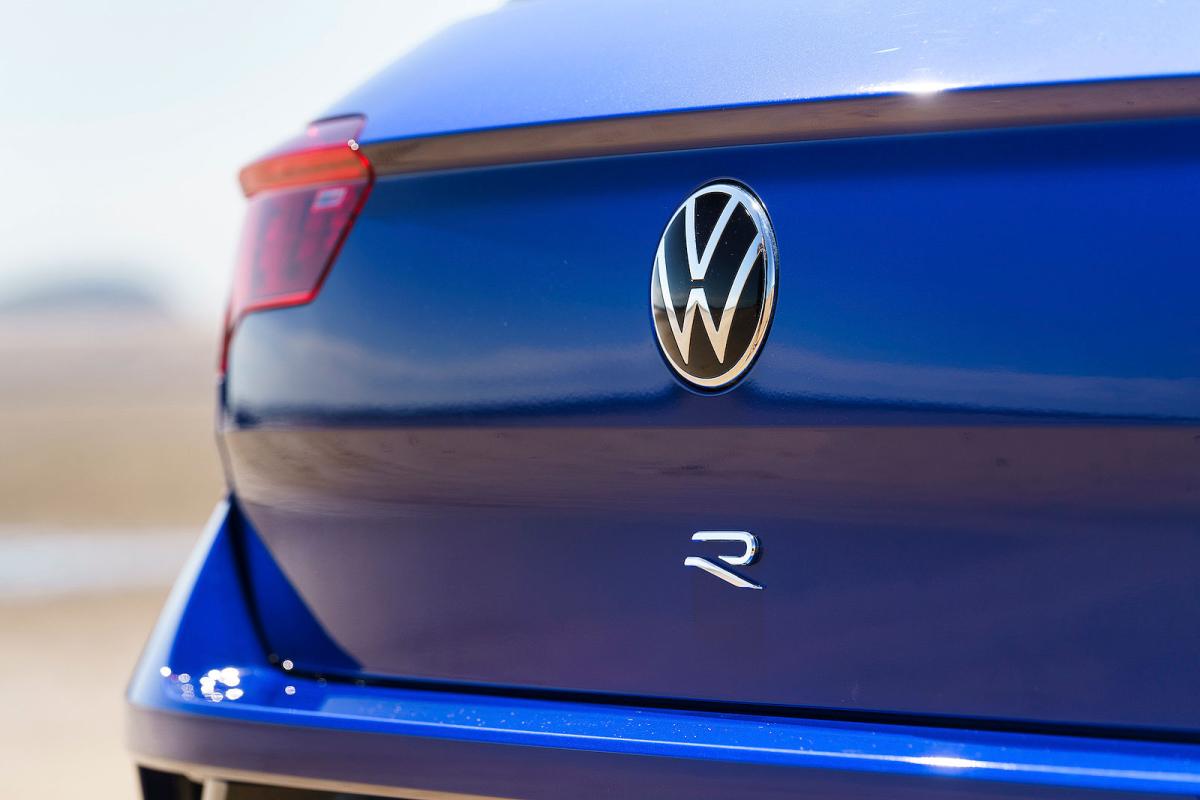 VW T-Roc R rear badge