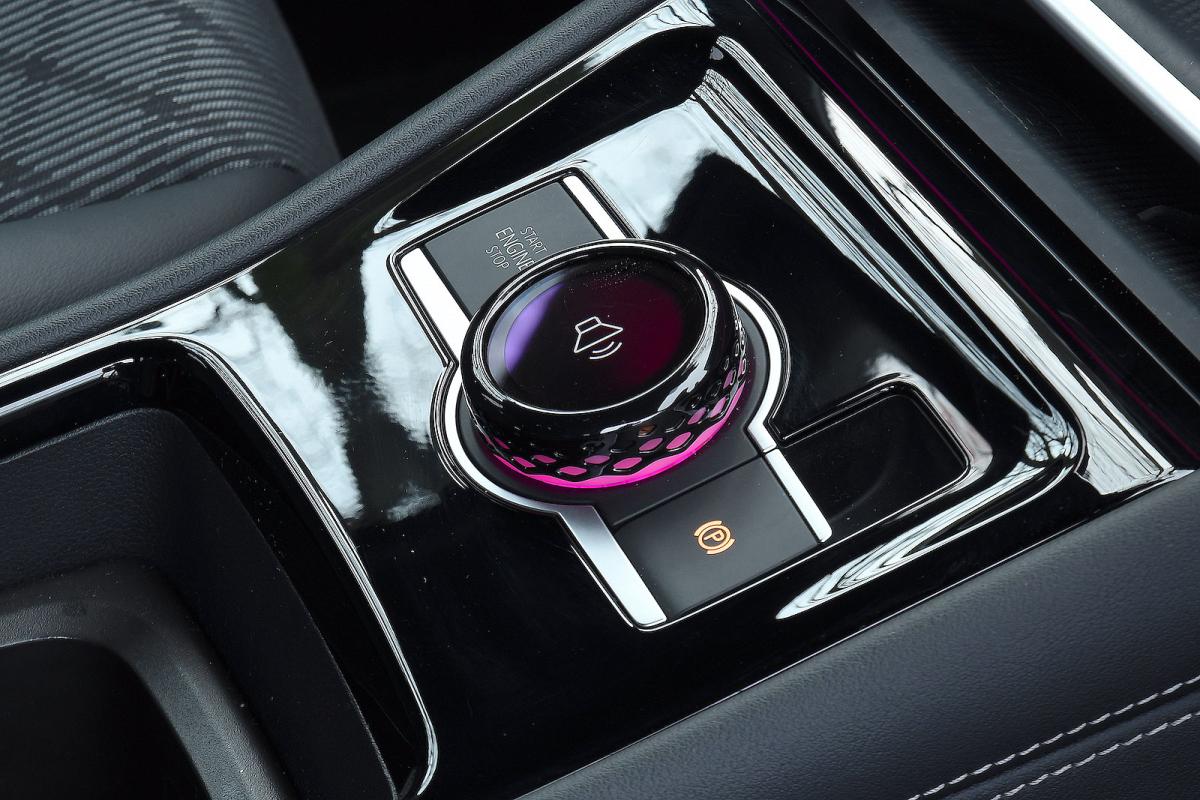 VW Tiguan control dial