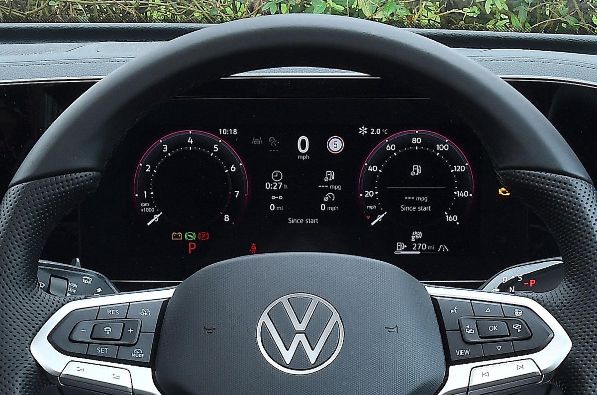 VW Tiguan driver display