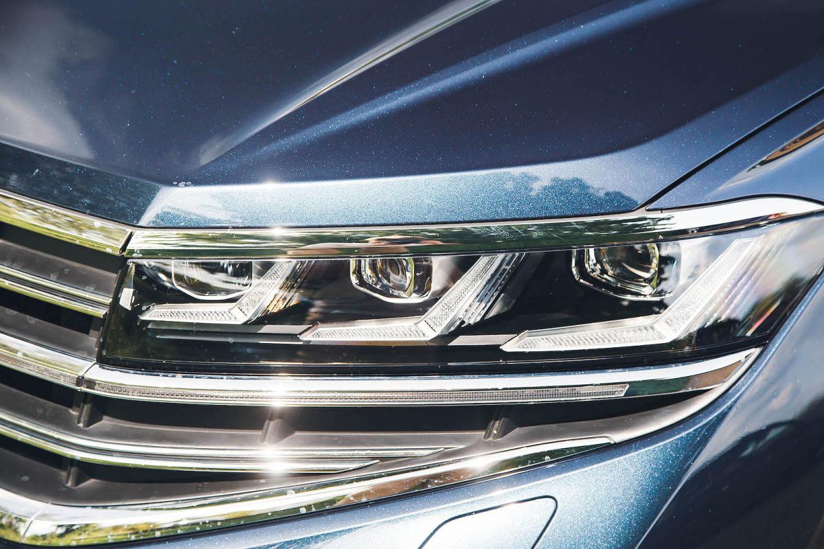 VW Touareg headlights