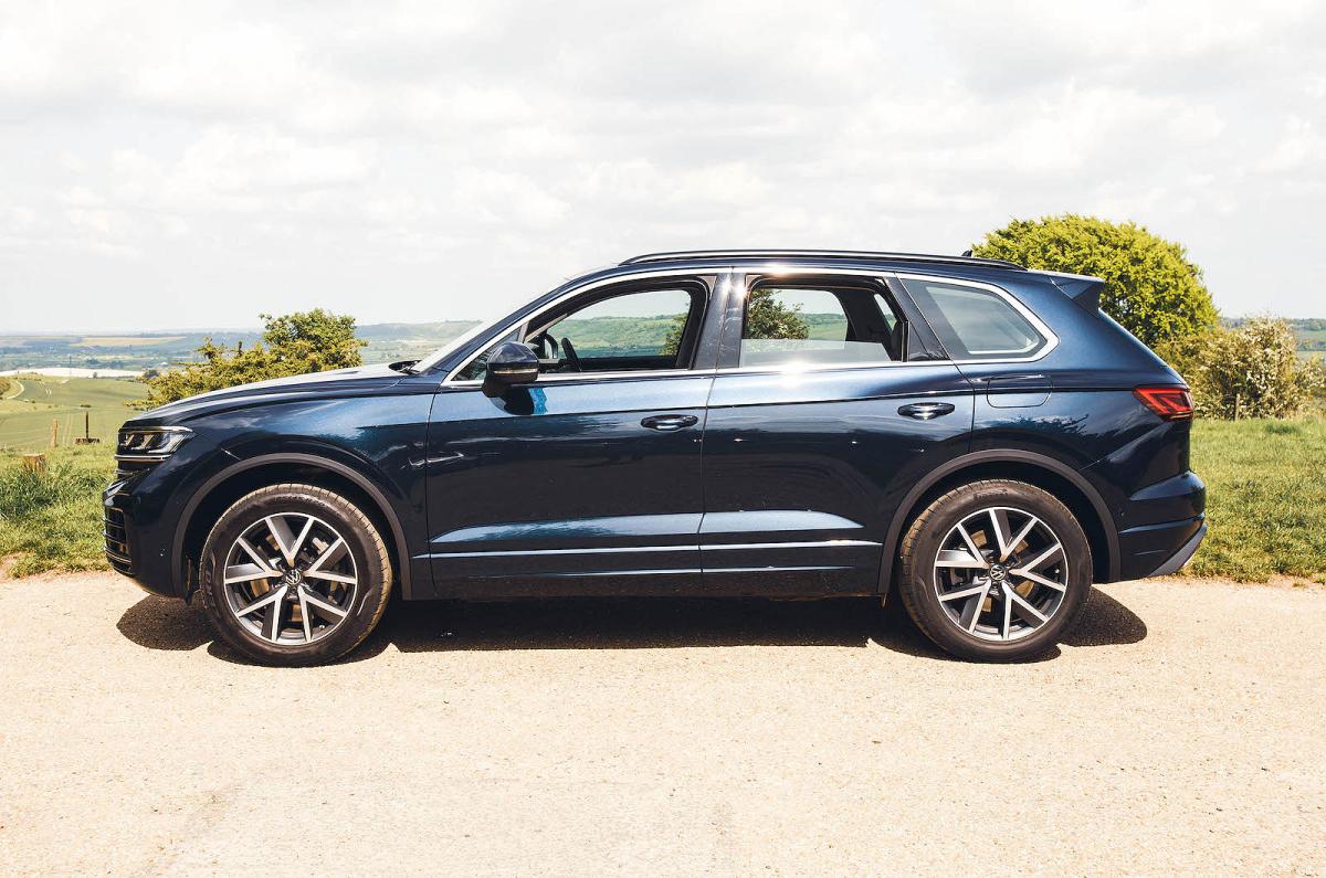 VW Touareg left static