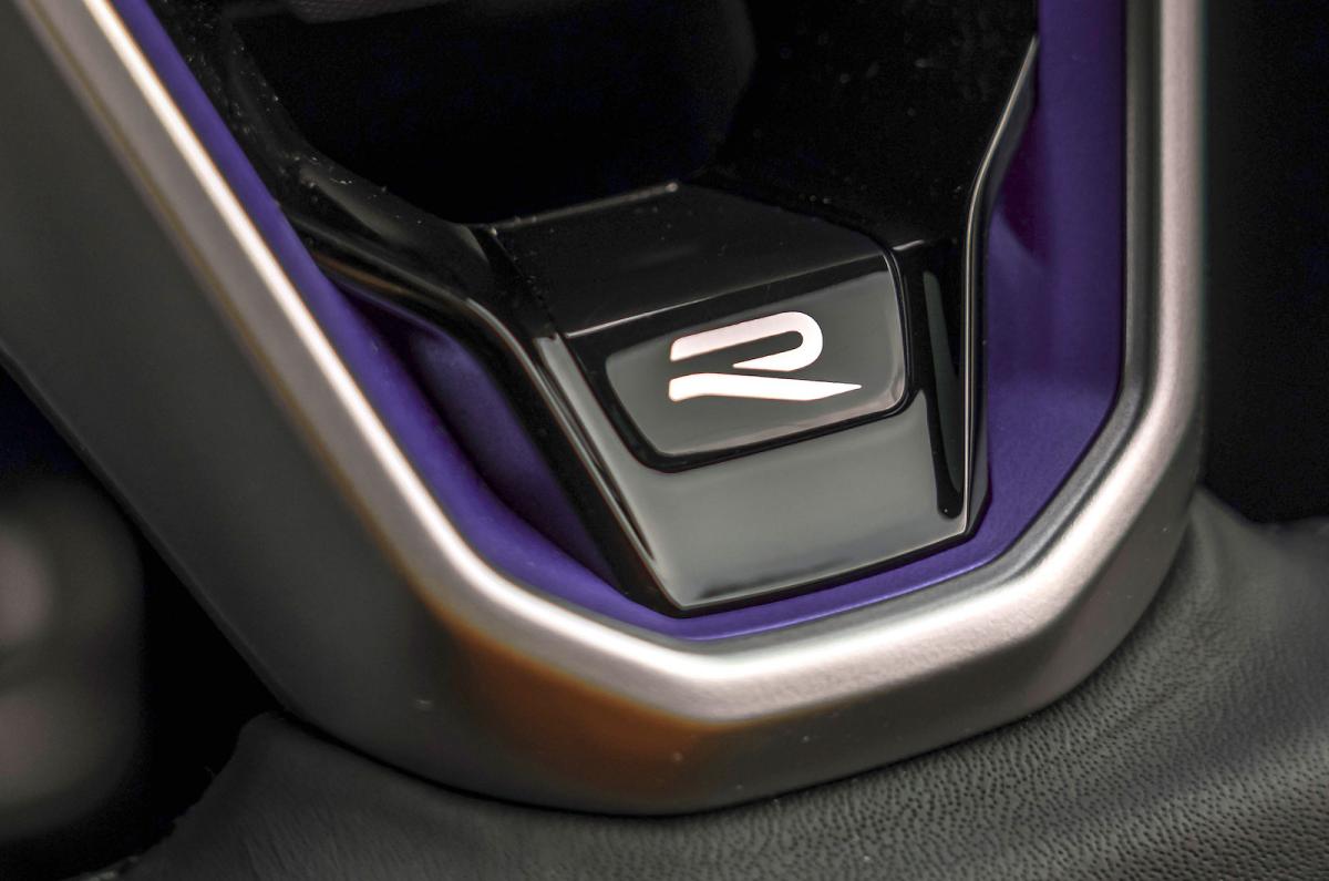VW Touareg R steering wheel detail