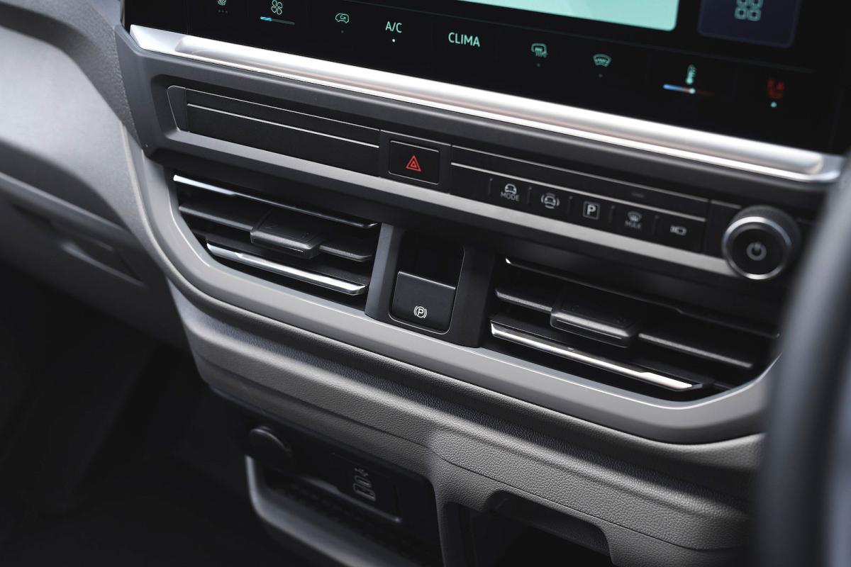 VW Transporter air-con controls