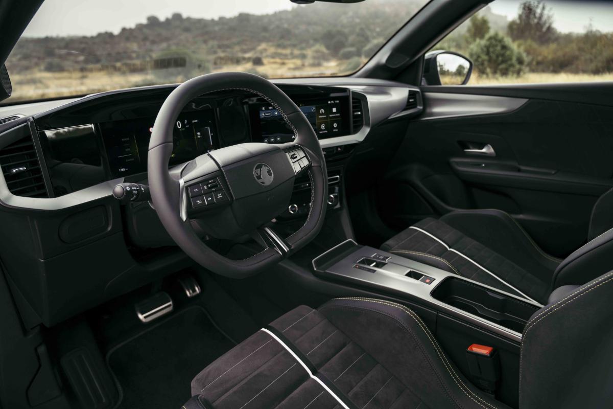 Vauxhall Mokka Electric GSE interior