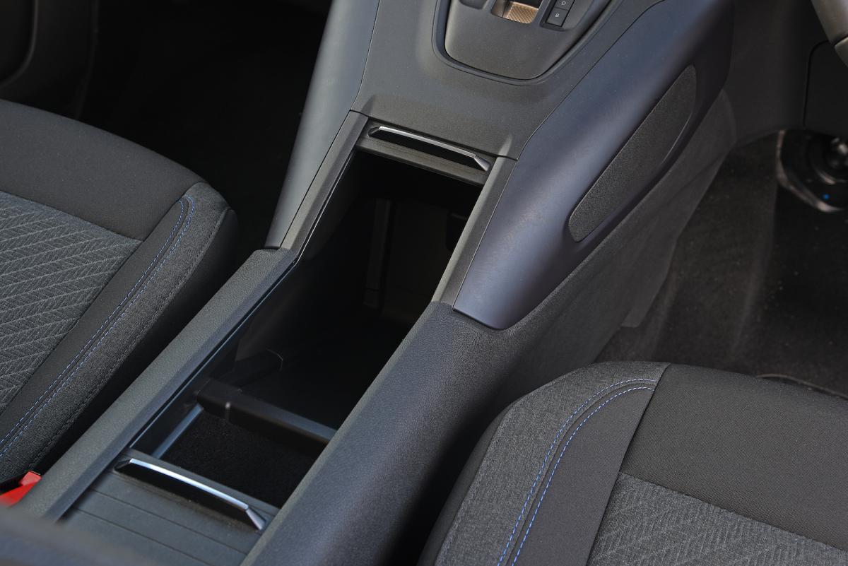 Peugeot e-Rifter 2022 interior detail