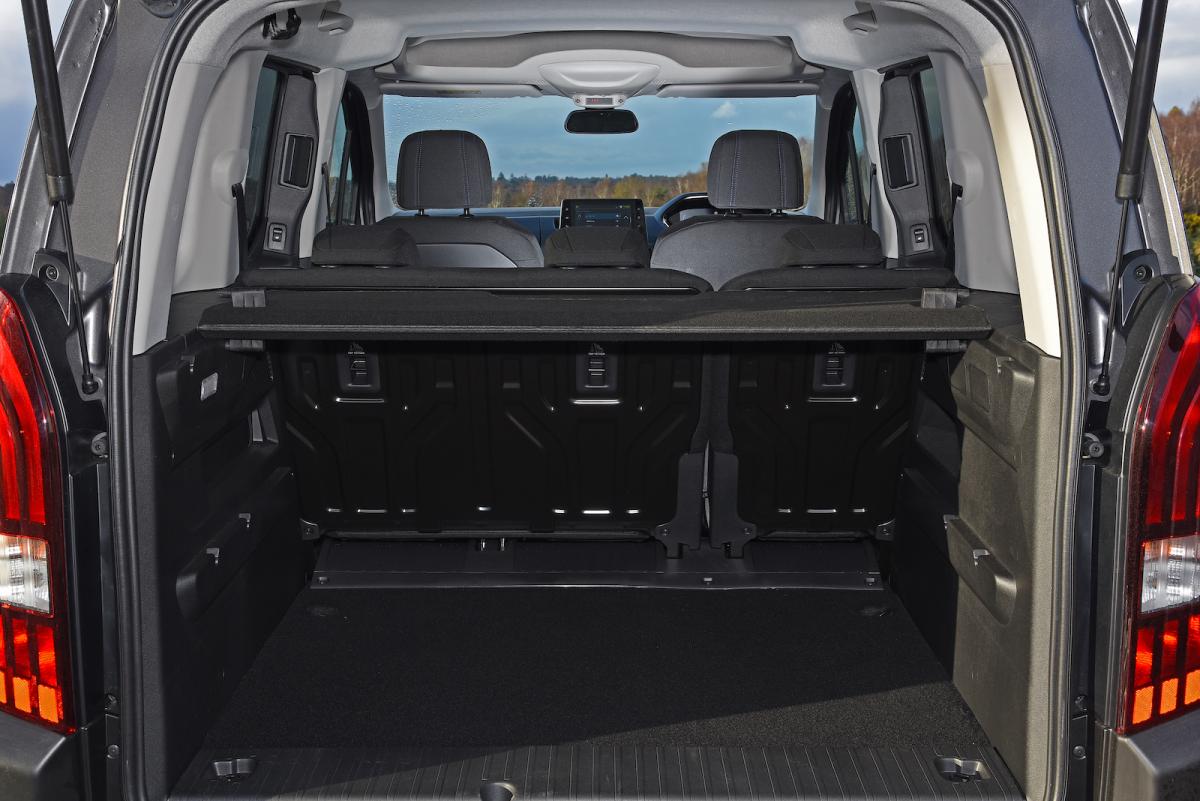 Peugeot e-Rifter 2022 boot open