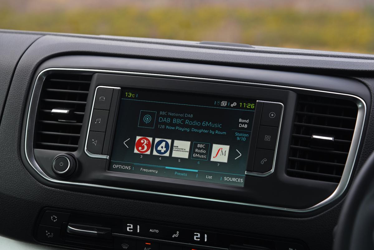 Peugeot e-Traveller 2022 interior infotainment
