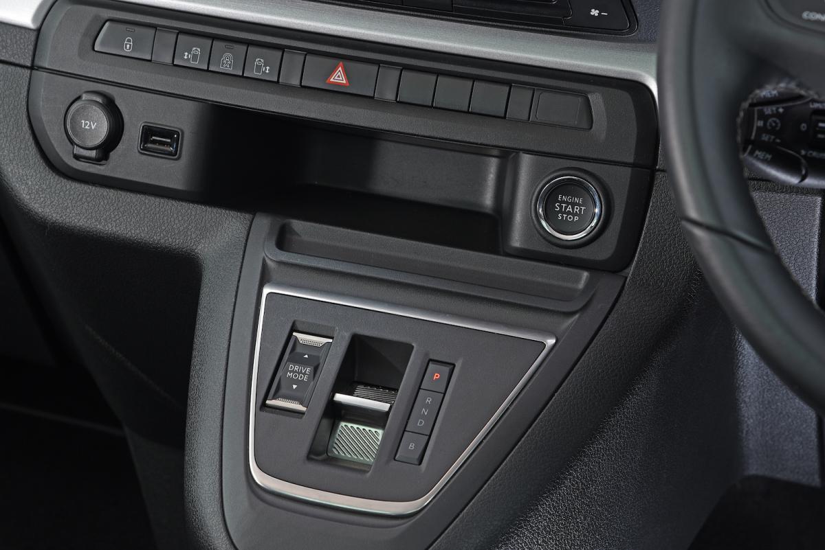 Peugeot e-Traveller 2022 interior detail