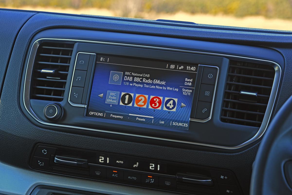 Toyota Proace Verso 2022 interior infotainment