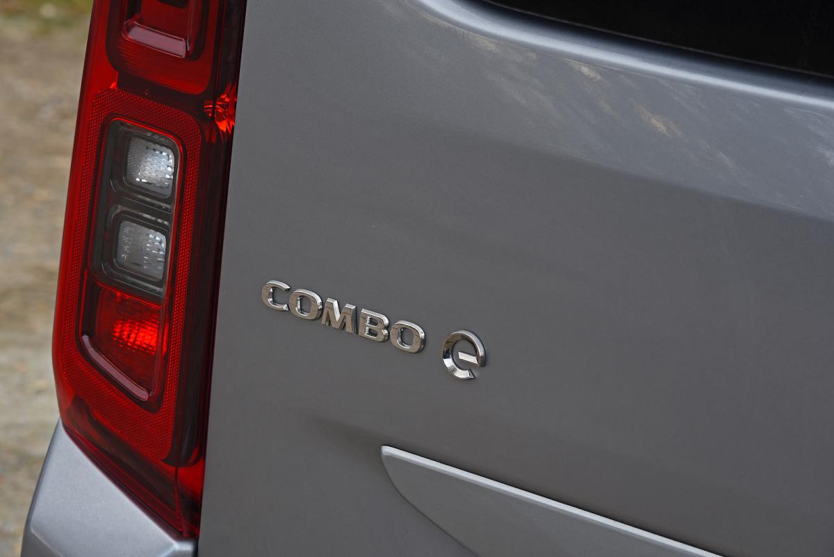 Vauxhall Combo-e Life 2022 badge detail