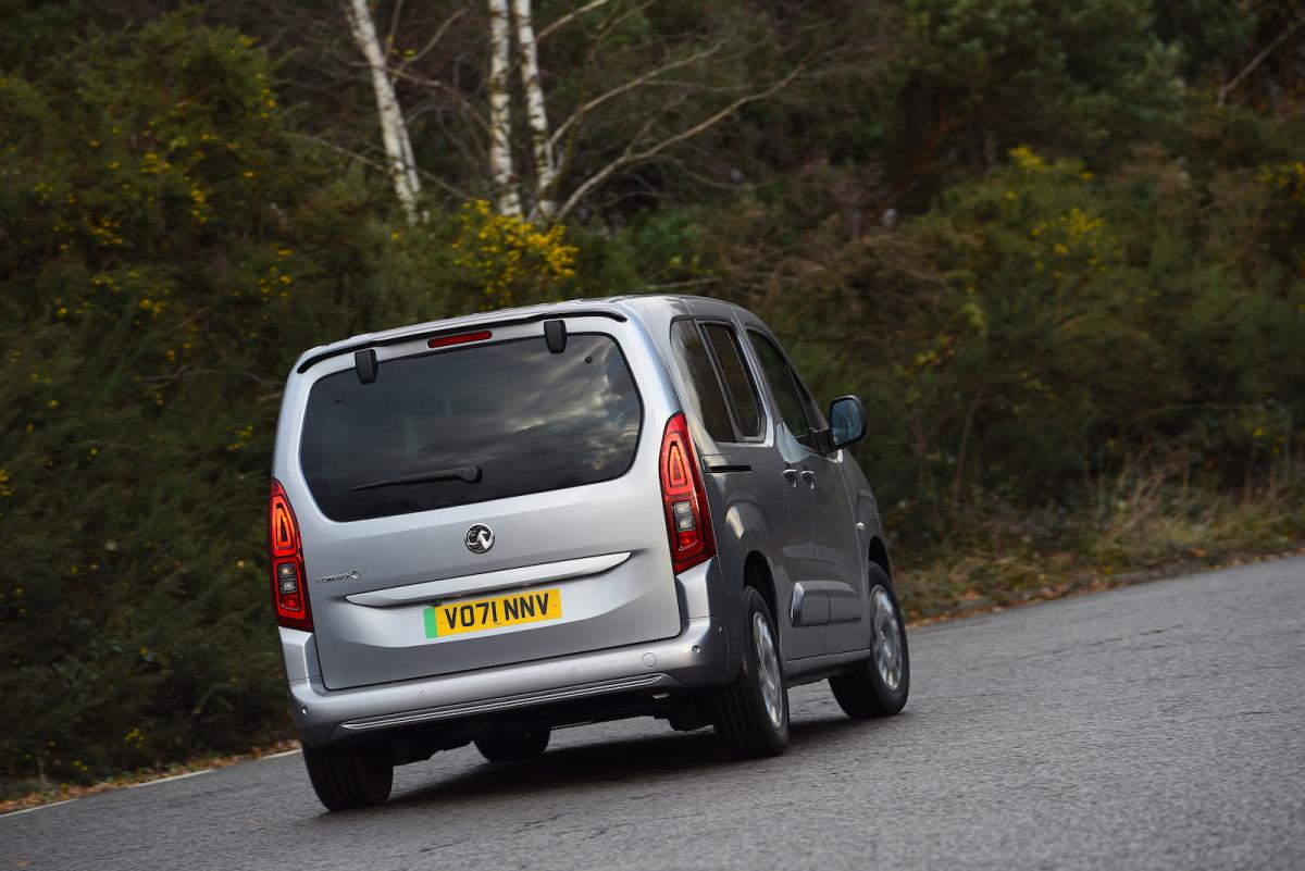 Vauxhall Combo-e Life 2022 rear cornering