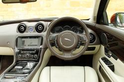 Jaguar XJ - interior