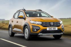 Dacia Sandero Stepway 2022 front right tracking