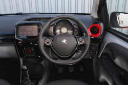 Peugeot 108 1.0 72 Active 2-Tronic - interior