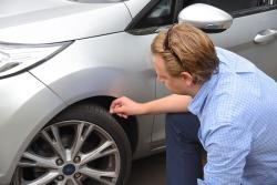 Checking tyre tread depth