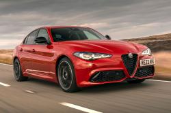 Alfa Romeo Giulia front cornering