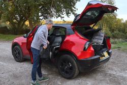 Alfa Romeo Junior Ibrida 2025 long-term test loading up
