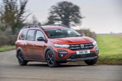 Dacia Jogger 2022 front cornering