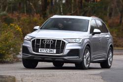 Audi Q7 front cornering