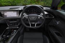 Audi e-tron GT 2022 interior dashboard