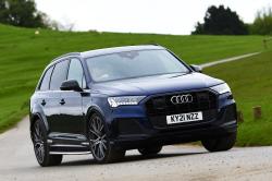 Audi Q7 2021 front cornering shot