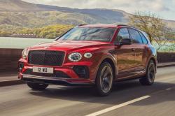 Bentley Bentayga 2022 front left tracking