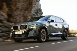 BMW XM 2023 front