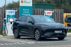 BYD Sealion 7 on charge at Shell Recharge