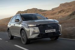 DS 7 front right driving