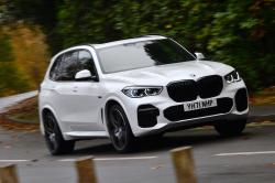 BMW X5 2022 front cornering