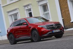 Mercedes EQC 2021 right tracking