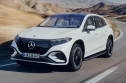 2022 Mercedes EQS SUV front