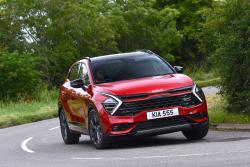 Kia Sportage front cornering