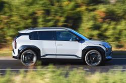 Kia EV3 side driving