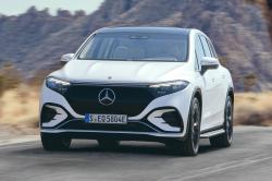 Mercedes EQS SUV front left driving