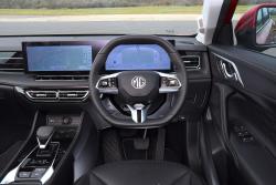 MG HS dashboard