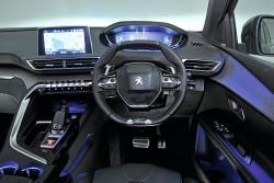 Used Peugeot 5008 2017-present dashboard