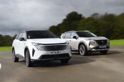 Peugeot e-5008 vs Nissan X-Trail cornering fronts