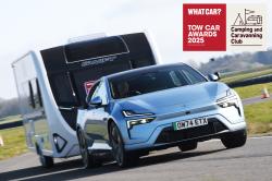 polestar_4_pulling_a_caravan