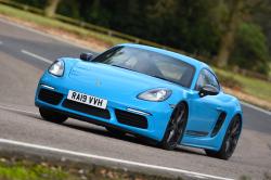 Porsche 718 Cayman T 2021 front cornering